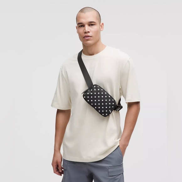 Lululemon Everywhere Belt Bag 1L- Simple Polka White Black/Black - Picture 6 of 6